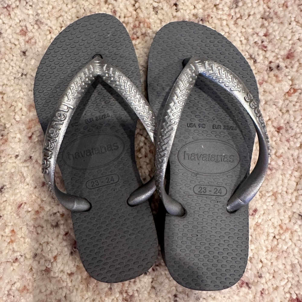 Toddler flip flops